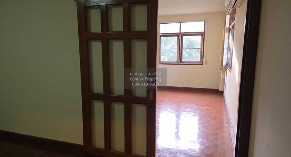 For sale 9 ベッドルーム house in Phaya Thai, Bangkok