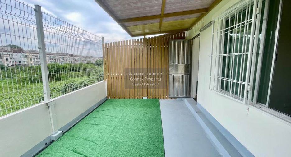 For sale 4 bedrooms townhouse in Bang Kapi, Bangkok