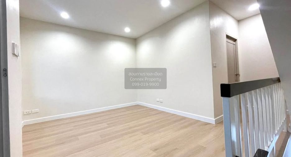 For sale 4 bedrooms townhouse in Bang Kapi, Bangkok