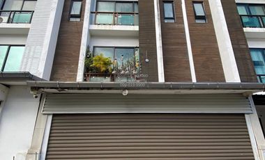 出售 3 卧室 联排别墅 在 Prawet, 曼谷