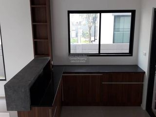 出售 4 卧室 独立屋 在 Lat Krabang, 曼谷