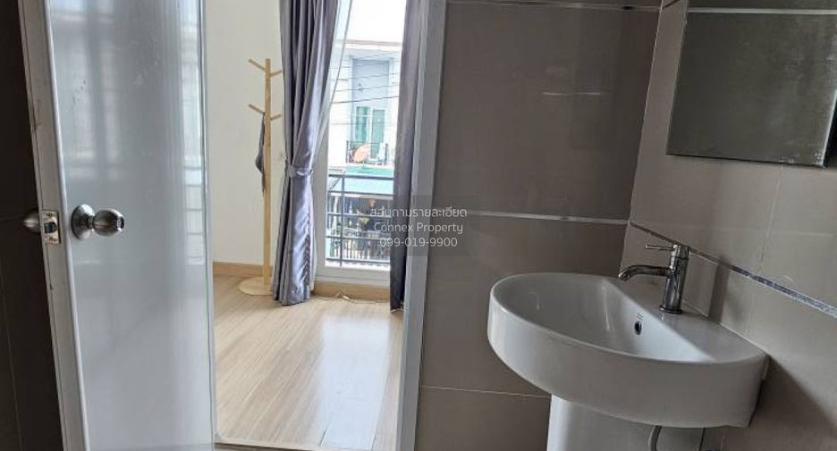 For sale 3 bedrooms townhouse in Don Mueang, Bangkok
