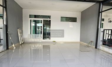 For sale 3 bedrooms townhouse in Don Mueang, Bangkok