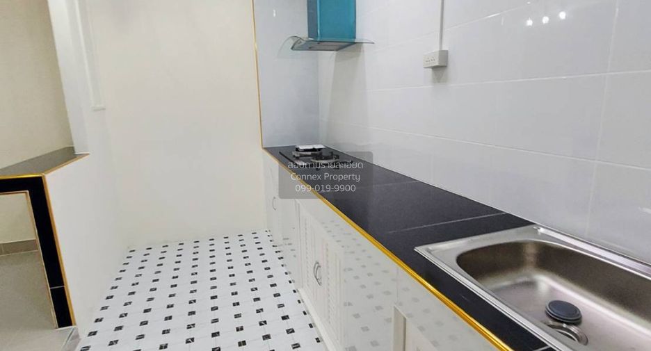 For sale 2 ベッドルーム townhouse in Nong Chok, Bangkok