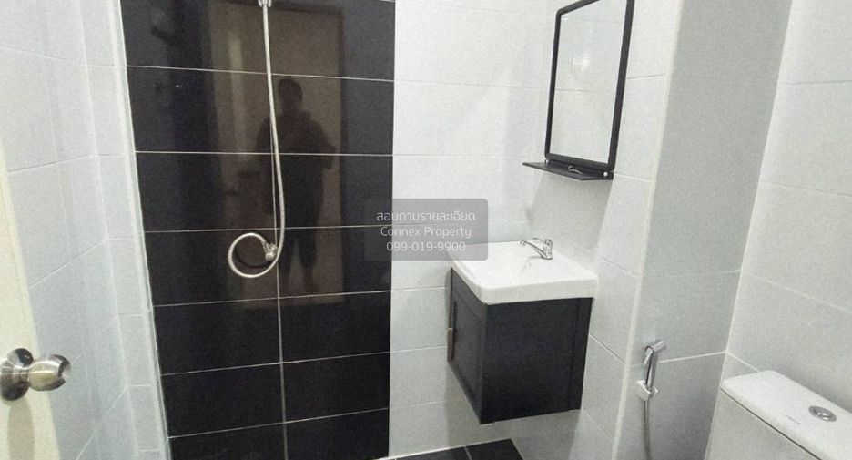 For sale 2 ベッドルーム townhouse in Nong Chok, Bangkok