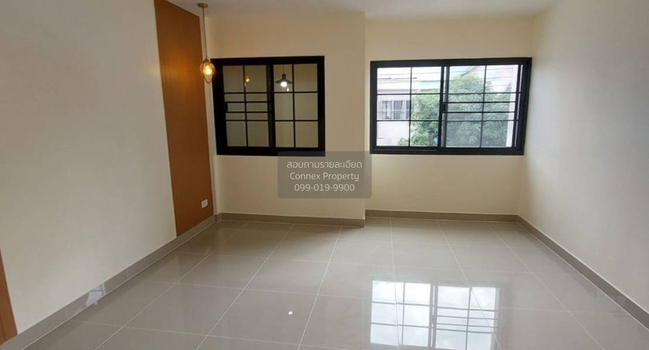 For sale 2 ベッドルーム townhouse in Nong Chok, Bangkok