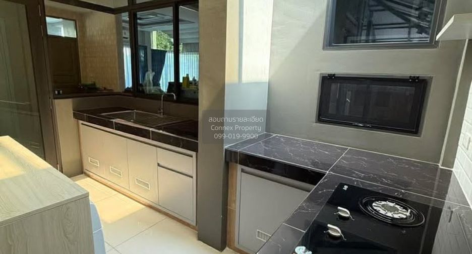 For sale 3 bedrooms house in Mueang Pathum Thani, Pathum Thani