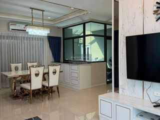 出售 3 卧室 独立屋 在 Mueang Pathum Thani, Pathum Thani