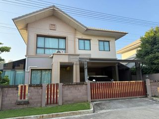 出售 3 卧室 独立屋 在 Mueang Pathum Thani, Pathum Thani