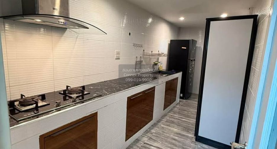 For sale 3 bedrooms house in Mueang Pathum Thani, Pathum Thani