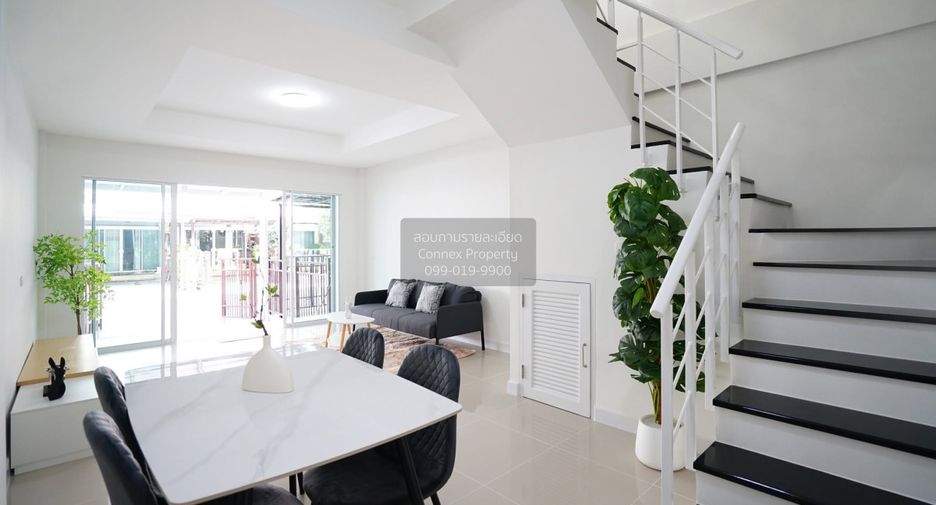 For sale 3 bedrooms townhouse in Bang Khun Thian, Bangkok