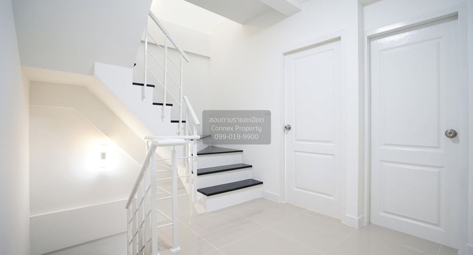 For sale 3 bedrooms townhouse in Bang Khun Thian, Bangkok
