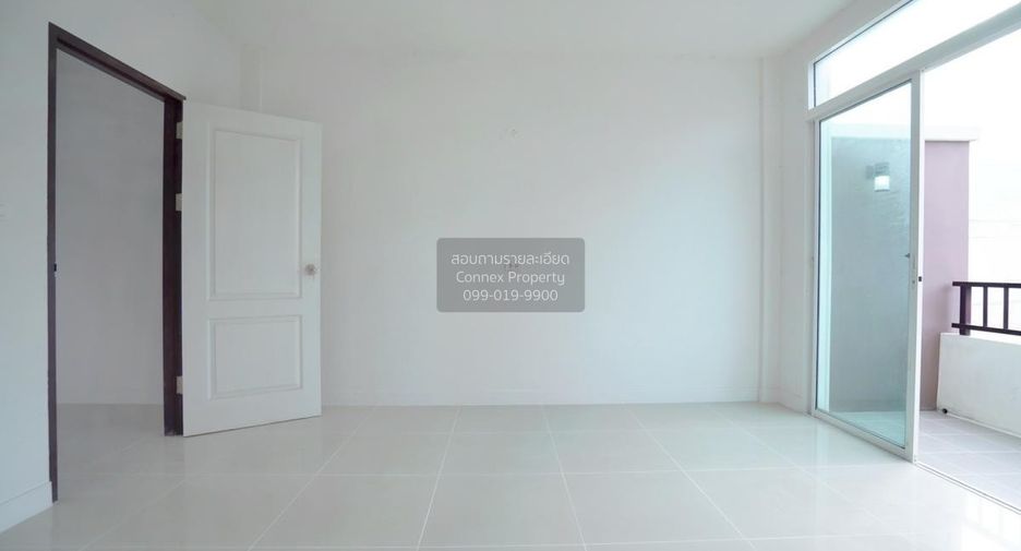 For sale 3 bedrooms townhouse in Bang Khun Thian, Bangkok
