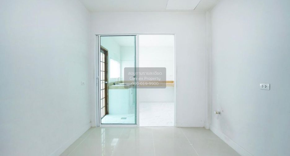 For sale 3 bedrooms townhouse in Bang Khun Thian, Bangkok