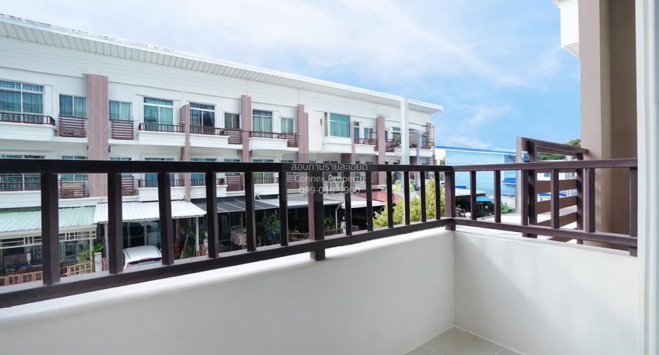 For sale 3 bedrooms townhouse in Bang Khun Thian, Bangkok