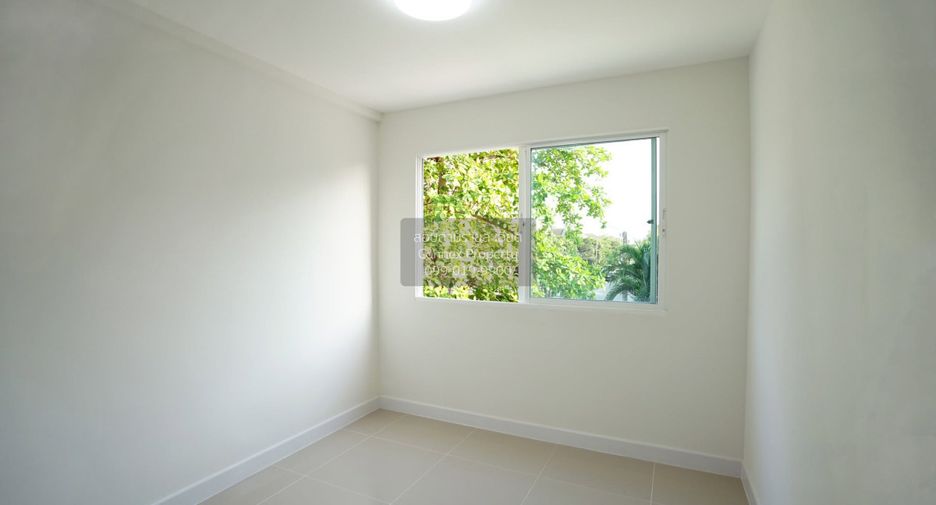 For sale 3 bedrooms townhouse in Bang Khun Thian, Bangkok