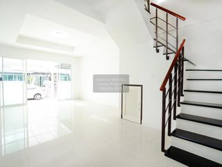 出售 3 卧室 联排别墅 在 Bang Khun Thian, 曼谷