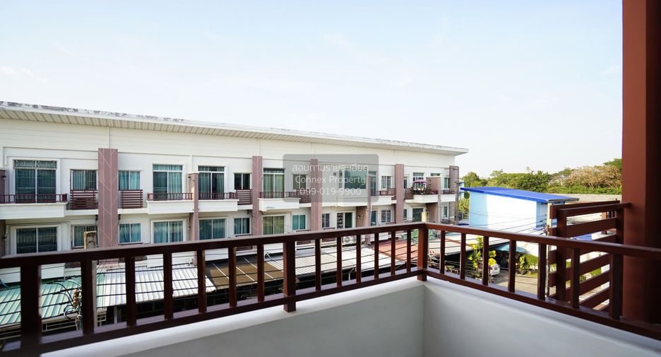 For sale 3 bedrooms townhouse in Bang Khun Thian, Bangkok