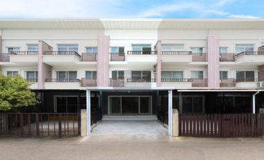For sale 3 bedrooms townhouse in Bang Khun Thian, Bangkok