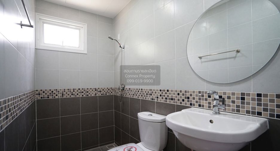 For sale 3 bedrooms townhouse in Bang Khun Thian, Bangkok