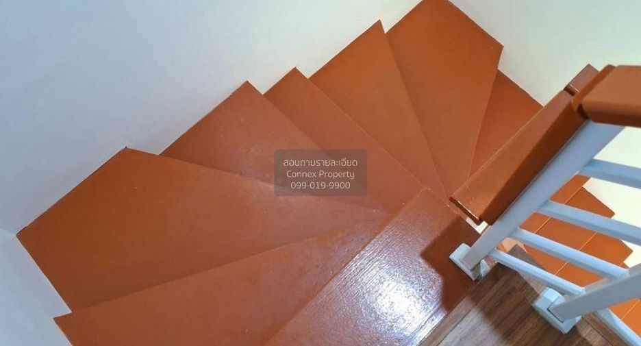 For sale 4 bedrooms townhouse in Mueang Samut Sakhon, Samut Sakhon