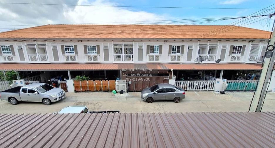 For sale 4 bedrooms townhouse in Mueang Samut Sakhon, Samut Sakhon