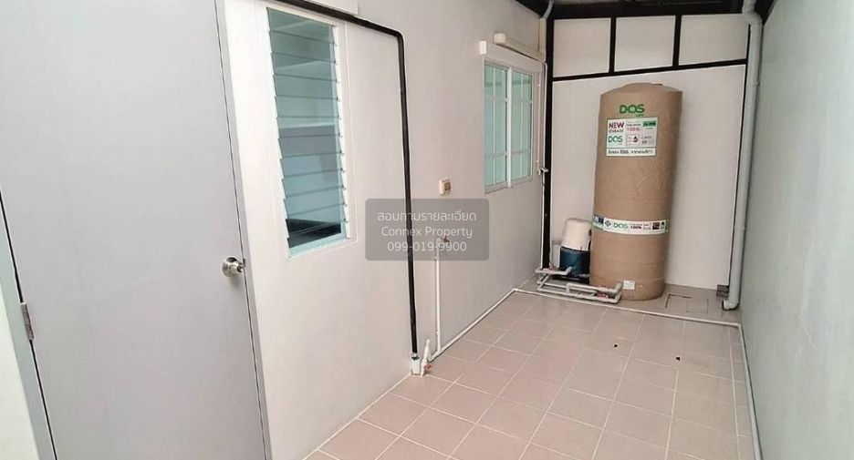 For sale 4 bedrooms townhouse in Mueang Samut Sakhon, Samut Sakhon