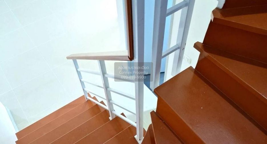 For sale 4 bedrooms townhouse in Mueang Samut Sakhon, Samut Sakhon