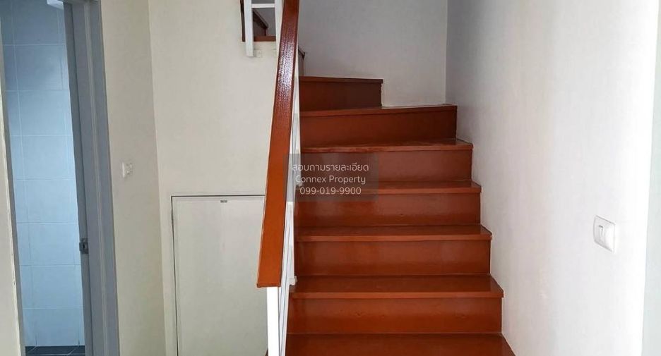For sale 4 bedrooms townhouse in Mueang Samut Sakhon, Samut Sakhon