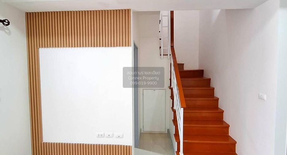 For sale 4 bedrooms townhouse in Mueang Samut Sakhon, Samut Sakhon
