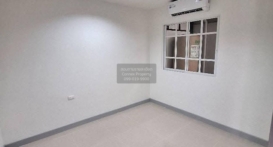 For sale 4 bedrooms townhouse in Mueang Samut Sakhon, Samut Sakhon