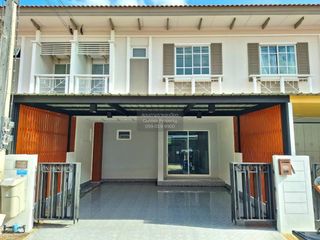 For sale 4 bedrooms townhouse in Mueang Samut Sakhon, Samut Sakhon