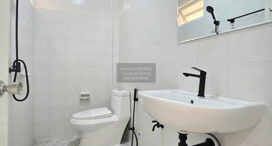 For sale 2 bedrooms townhouse in Pak Kret, Nonthaburi
