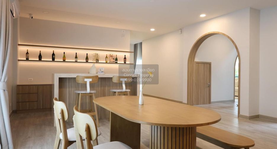 For sale 4 bedrooms house in Sai Mai, Bangkok