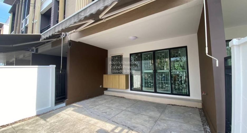 For sale 3 bedrooms townhouse in Phasi Charoen, Bangkok