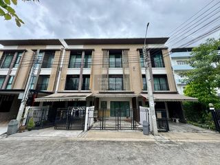 For sale 3 bedrooms townhouse in Phasi Charoen, Bangkok