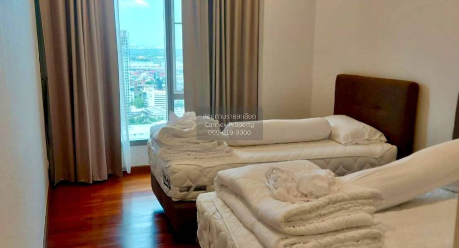 À louer 3 chambres condo à Khlong Toei, Bangkok