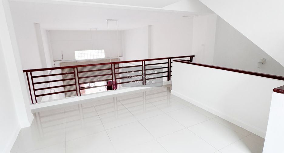Local comercial en alquiler de 3 habitaciones en Bang Phli, Samut Prakan
