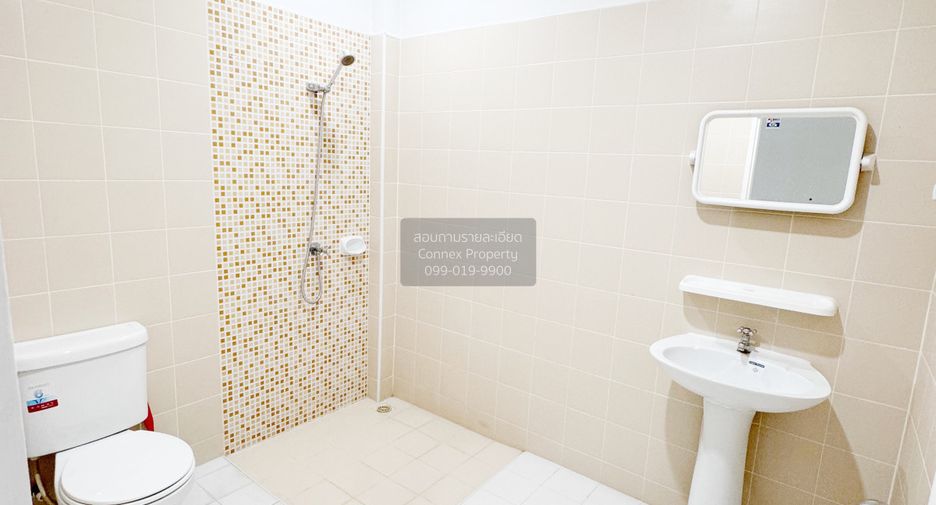 Local comercial en alquiler de 3 habitaciones en Bang Phli, Samut Prakan