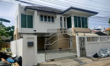 For rent 4 bedrooms house in Suan Luang, Bangkok