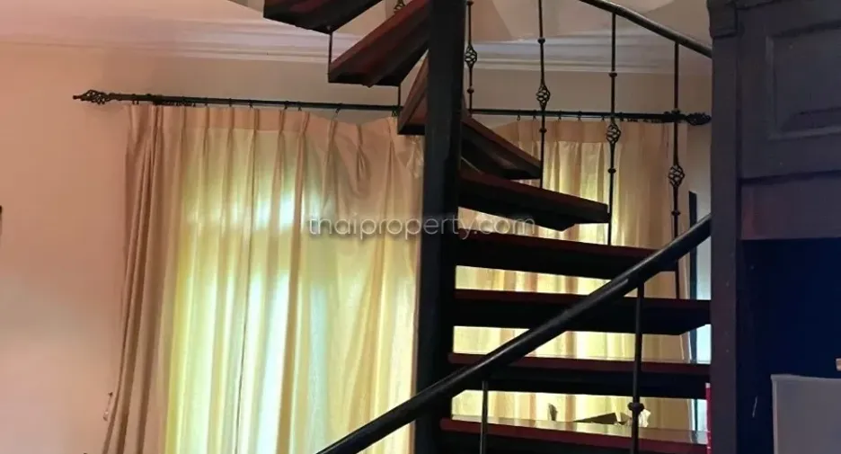 For rent and for sale 4 bedrooms house in Bang Lamung, Chonburi