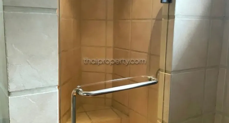 For rent and for sale 4 bedrooms house in Bang Lamung, Chonburi
