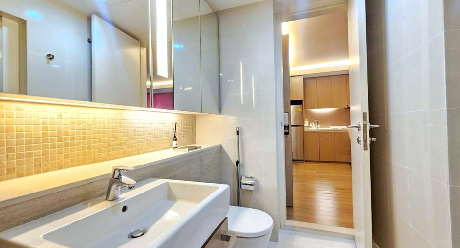 For rent 1 bed condo in Khlong Toei, Bangkok