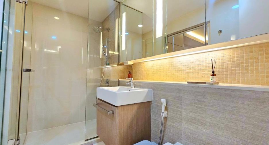 For rent 1 bed condo in Khlong Toei, Bangkok