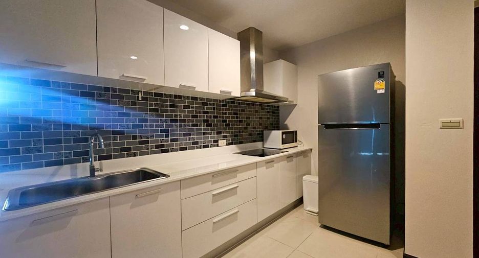 For rent 2 bedrooms condo in Watthana, Bangkok