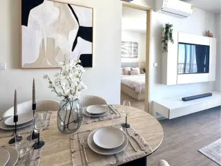 For rent 2 bedrooms condo in Watthana, Bangkok