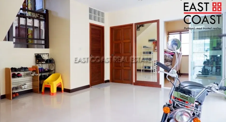 For rent and for sale 5 bedrooms house in Bang Lamung, Chonburi