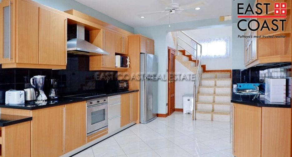 Casa en venta y en alquiler de 3 habitaciones en Bang Lamung, Chonburi