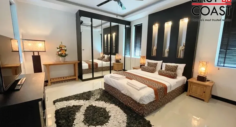 For rent and for sale 4 bedrooms house in Bang Lamung, Chonburi