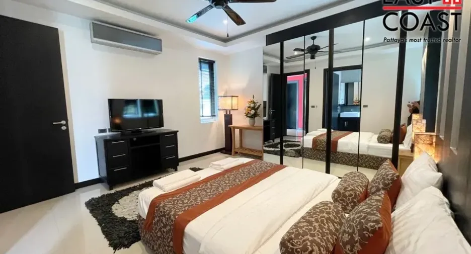 For rent and for sale 4 bedrooms house in Bang Lamung, Chonburi